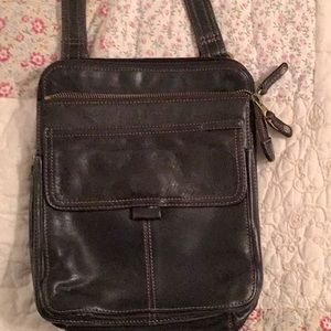 Perfect shape, leather fossil crossbody bag